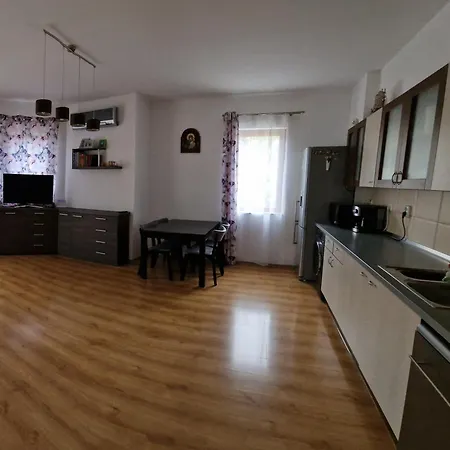 Luxury With Swimming Pool , Lovely Garden , Bbq Place Apartmán Varna