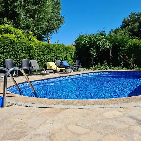 Luxury With Swimming Pool , Lovely Garden , Bbq Place *