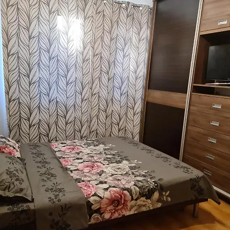 Pool & Bbq Garden Oasis, Quiet Relaxation Near The Beach, Free Parking, Fast Wifi Appartamento Varna