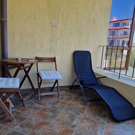 Appartement Cozy Apartment With Pool, Lovely Garden, Bbq