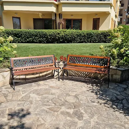 Luxury With Swimming Pool , Lovely Garden , Bbq Place Appartement