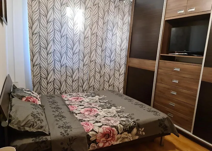 Cozy Apartment With Pool, Lovely Garden, Bbq Appartement Varna
