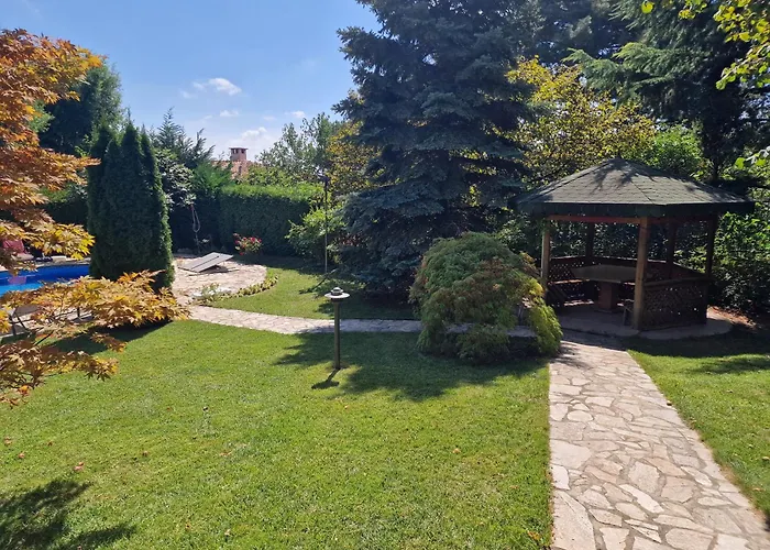 Cozy Apartment With Pool, Lovely Garden, Bbq Varna