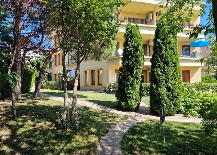 Cozy Apartment With Pool, Lovely Garden, Bbq * Varna