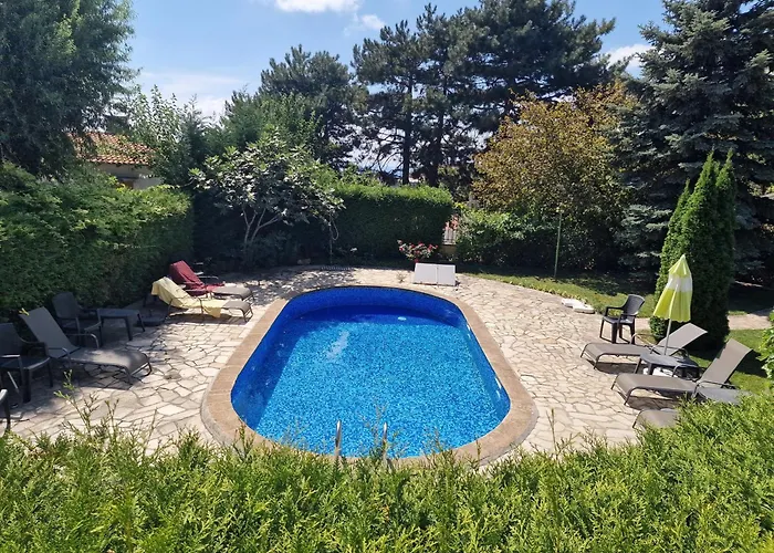 Appartement Cozy Apartment With Pool, Lovely Garden, Bbq *